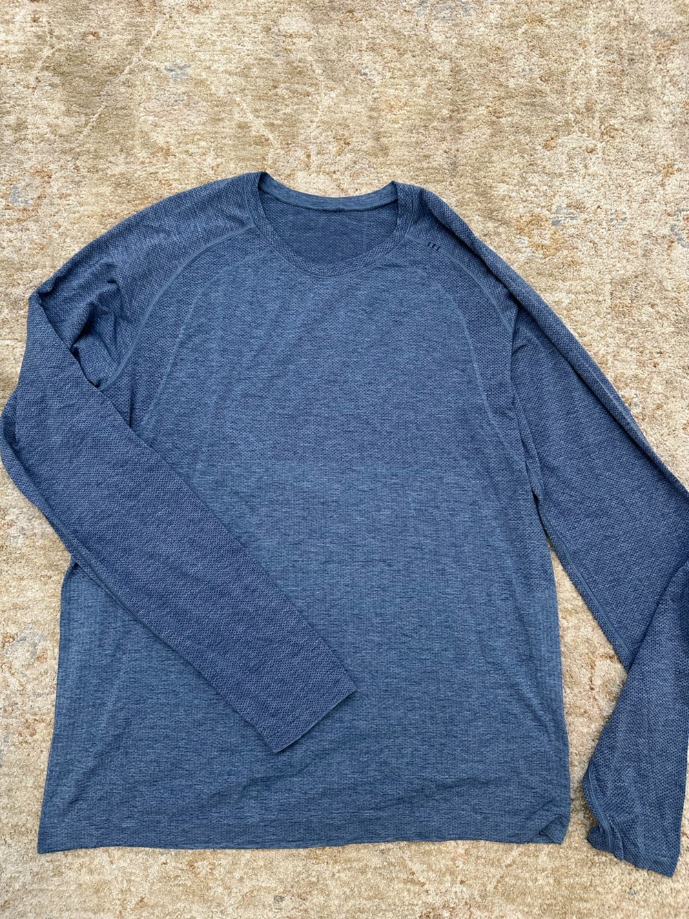 lululemon athletica Men's Heathered Navy Long-Sleeve Crew